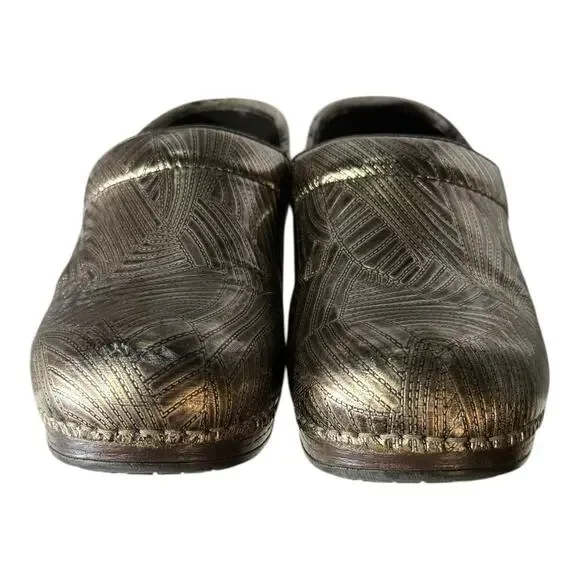 Dansko XP Women’s Embossed Career Nursing Clogs Gold Size 39 US 8.5 - Picture 2 of 9